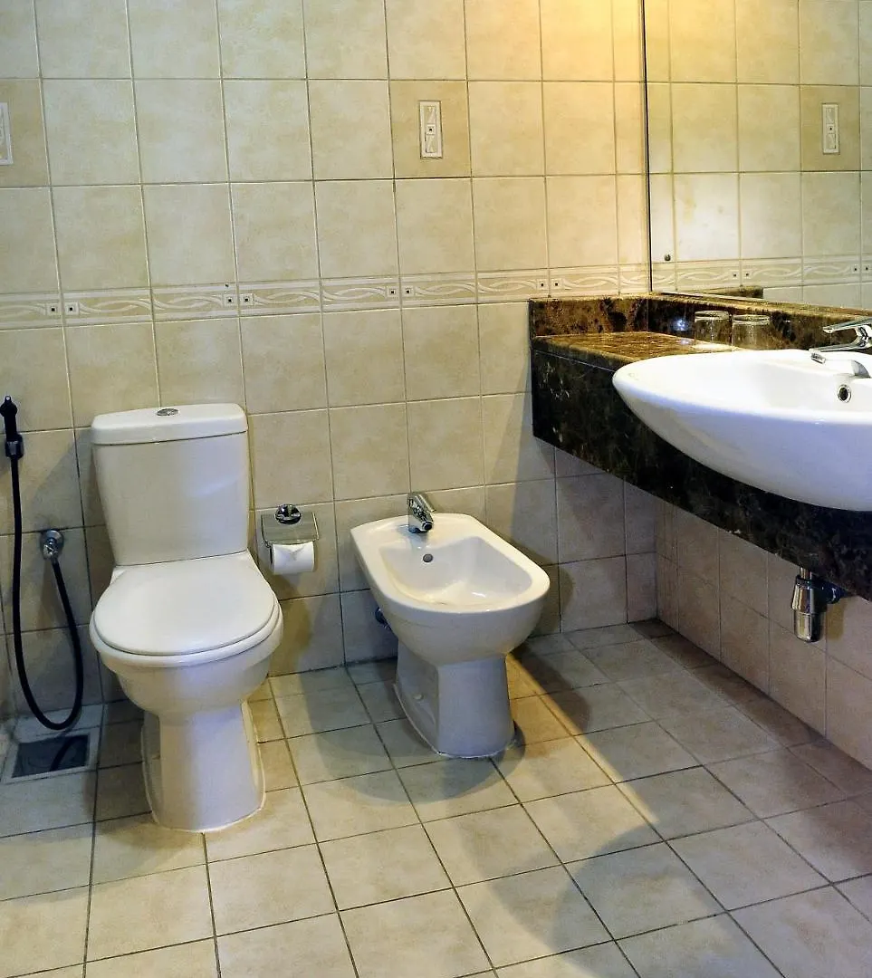 Lotus Downtown Metro Hotel Apartments 두바이 4*,